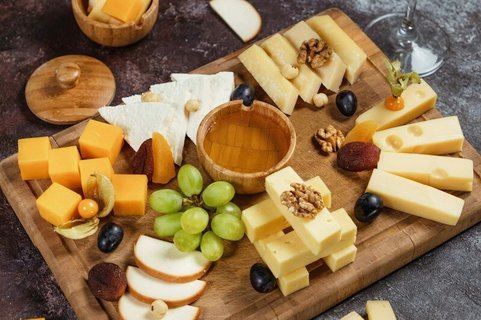 Cheese And Cracker Platter