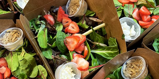 Strawberry & Pecan Bowl