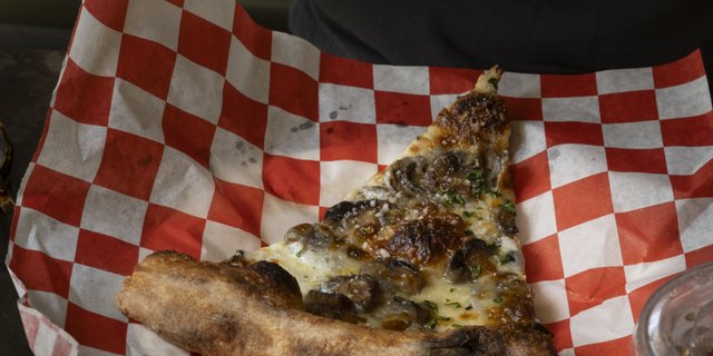 Mushroom, WWLC Pizza