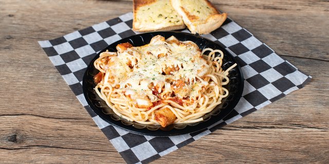 Chicken Parmesan Spaghetti Bake