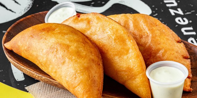 Carne Mechada Empanada