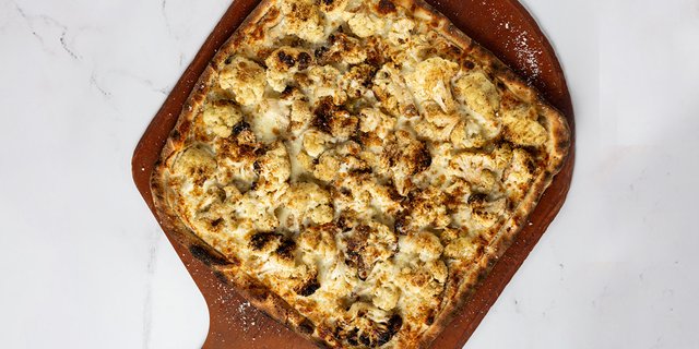 Roasted Cauliflower Pizza