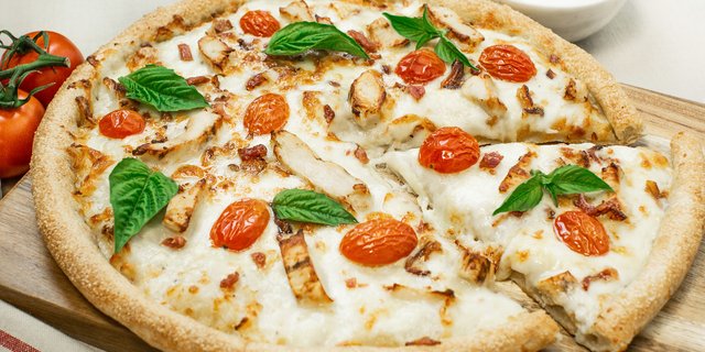 Gluten-Free Alfredo Pomodoro Pizza