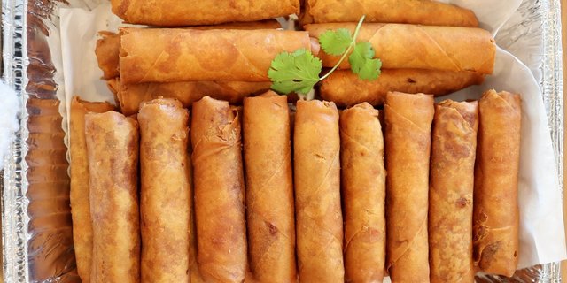 30-Pieces Veggie Egg Rolls Tray