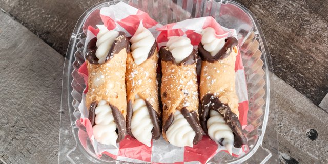 Cannoli