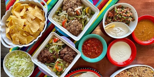 Taco Bar Mucho Deluxe