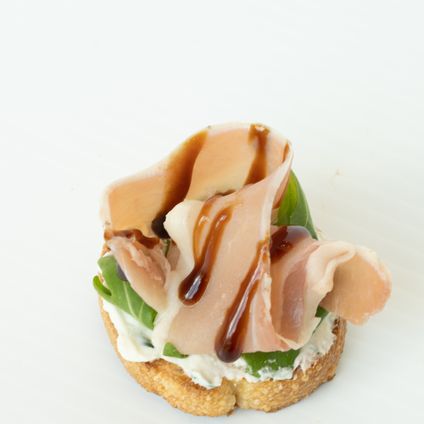 3-Cheese Italian Mini Toasts