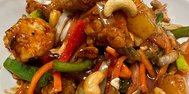 Spice & Dice Chicken w/ Cashew Nut