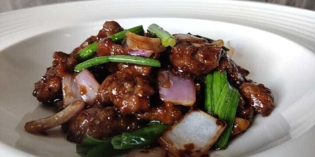 Mongolian Beef w/ Scallion Half Tray