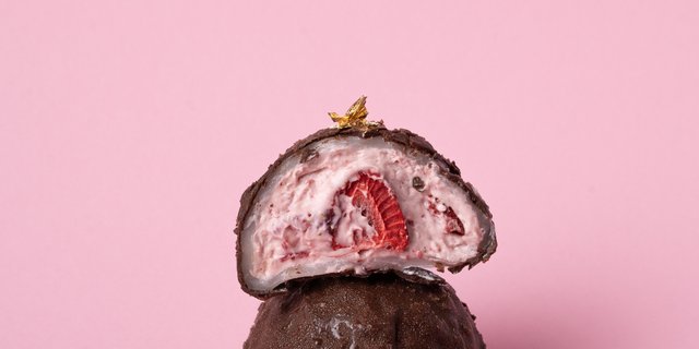 Strawberry Dark Chocolate Mochi