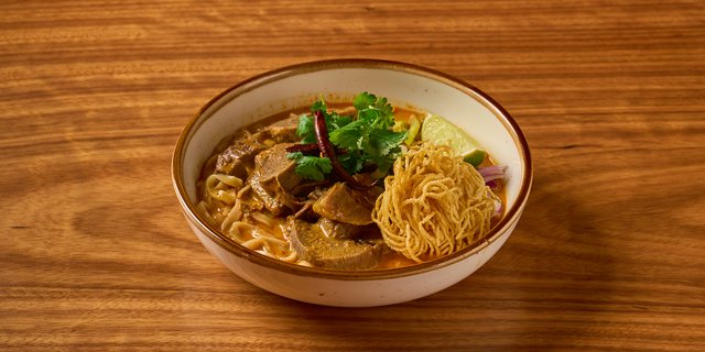 Beef Shank Khao Soi Tray