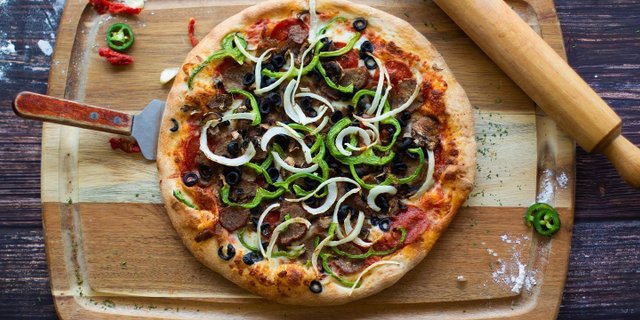 Ameci Deluxe Pizza
