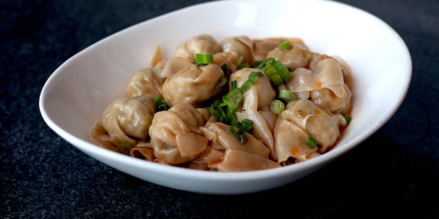 Chili Oil Chicken Wontons