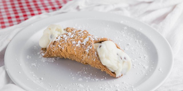 Dozen Cannoli