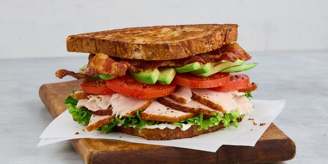 Uptown Turkey-Avocado Sandwich Lunch Box w/ Salad & Chips