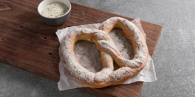 Sour Cream & Onion Pretzel