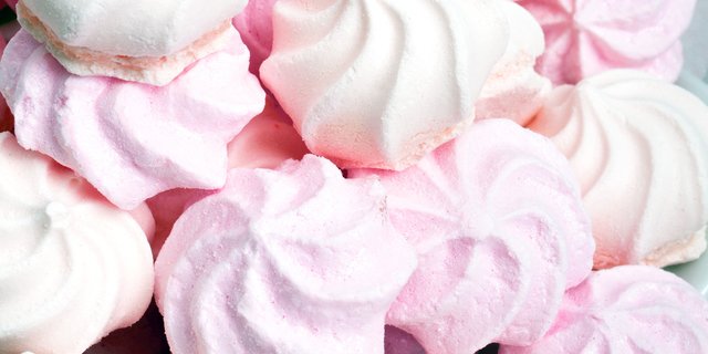 24 Meringues