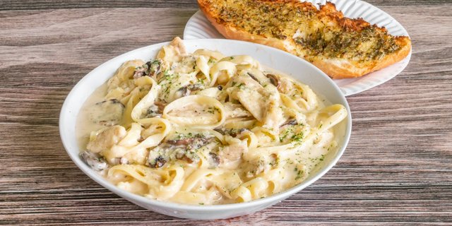 Fettuccine Alfredo