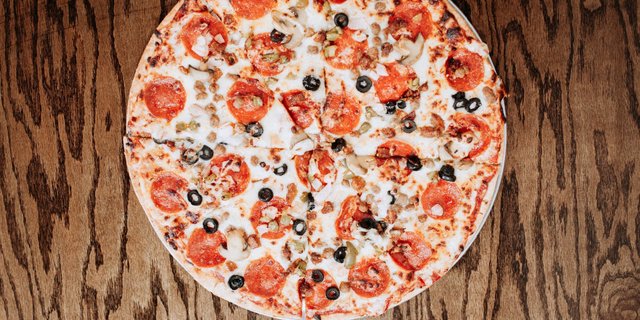 Supreme Cauliflower Crust Pizza