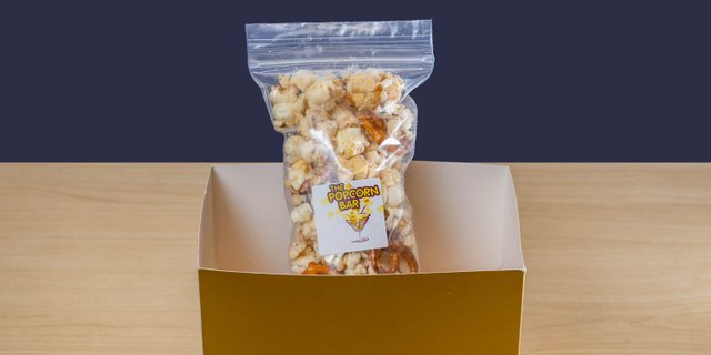 White Chocolate w/ Pretzels Popcorn