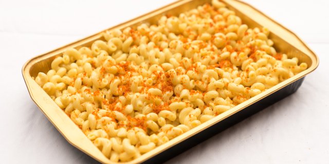 Baked Macaroni & Cheese Tray
