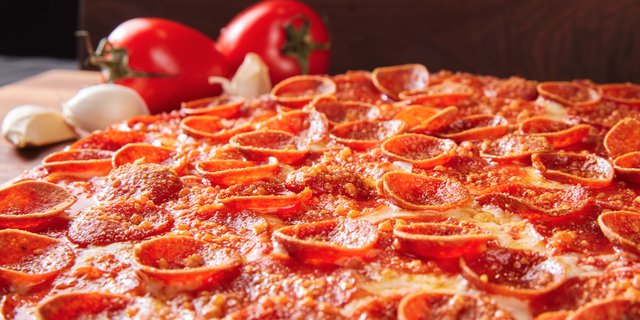 Gluten-Free Extreme Pepperoni Pizza