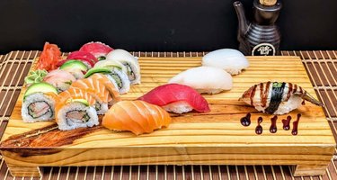 Yaakuza Japanese Thai Fusion