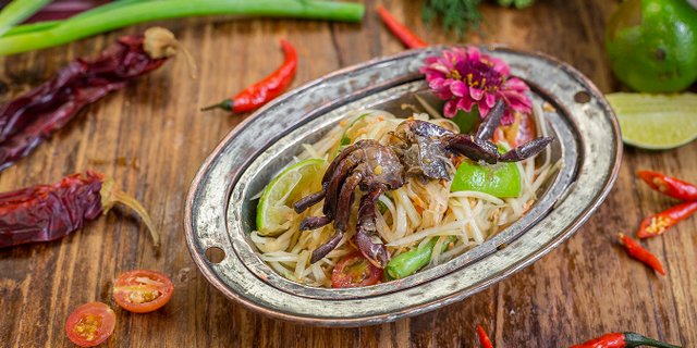 Som Tum Pu Salad