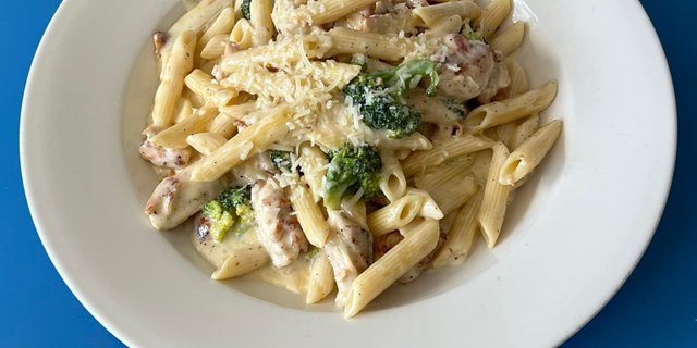 Chicken Ziti Broccoli Alfredo