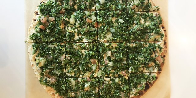 Hummus & Tabouli Flatbread Pizza