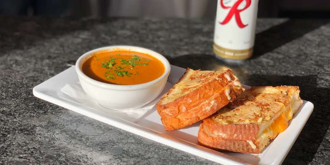 Lake Forest Bar & Grill