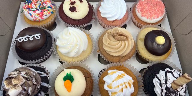 Box of 12 Cupcakes