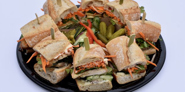 MotoBanh Sandwich Tray