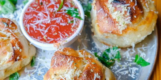 Garlic Knots