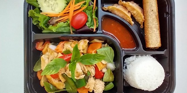 Spicy Basil Boxed Lunch
