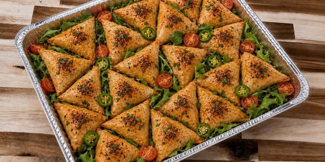 Sambousek Chicken