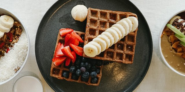 Waffles & Fruit