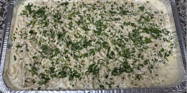 Fettuccine Alfredo Tray