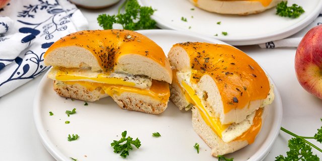 Cheddar-Dill Bagel Dozen