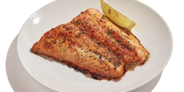 Za'atar Grilled Salmon Platter