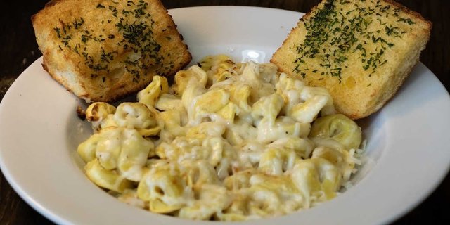 Tortellini Alfredo