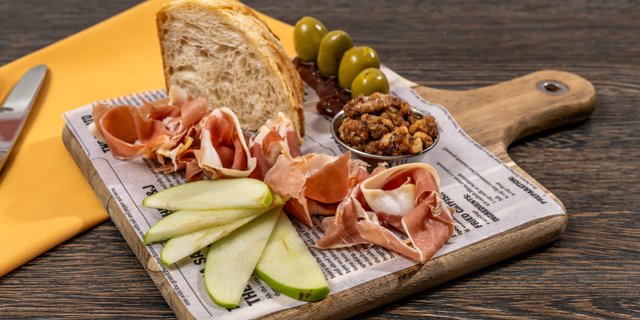 Tabla de Queso y Jamon Serrano