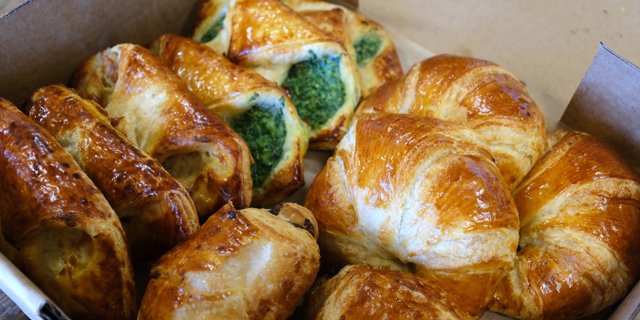 Classic Croissant Box