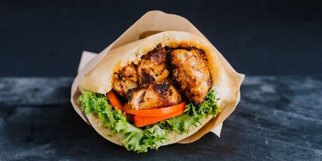 Lemon Garlic Chicken Kabob Pita
