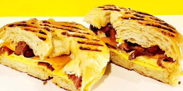 Croissant Breakfast Sandwich Tray