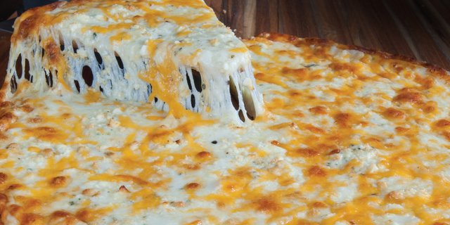 Ultimate 5 Cheese Traditional Large Pizza