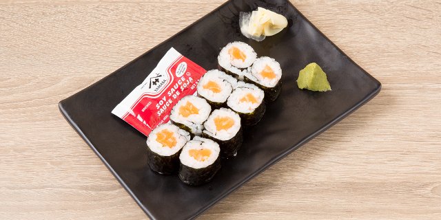 Salmon Hosomaki Roll
