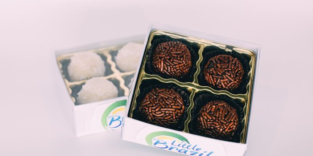 Box of Beijinhos (Coconut Truffles)
