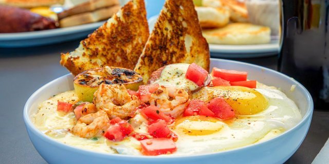 Shrimp & Grits Boxed Brunch