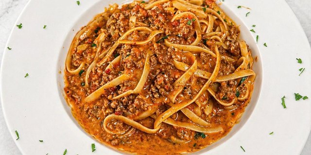 Pasta w/ Meat Sauce